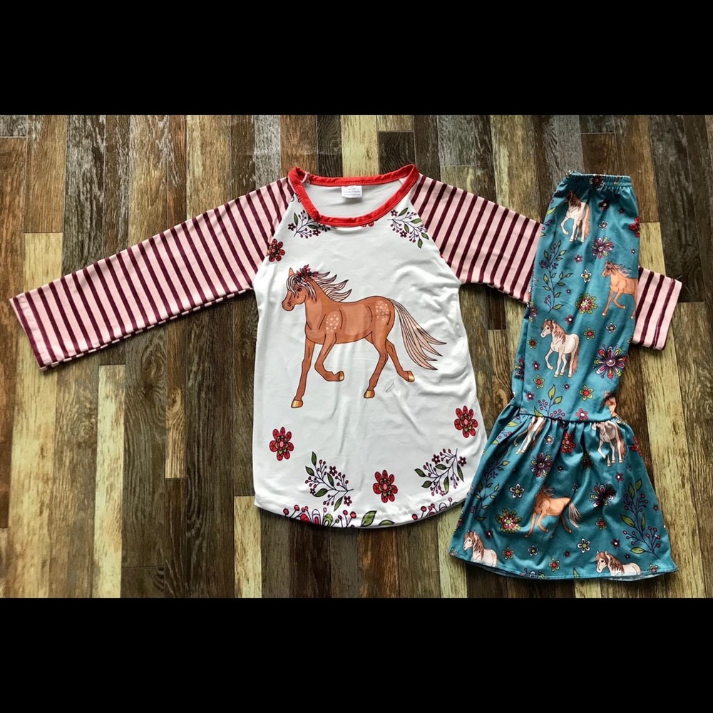 Boutique Horse Bellbottoms set
